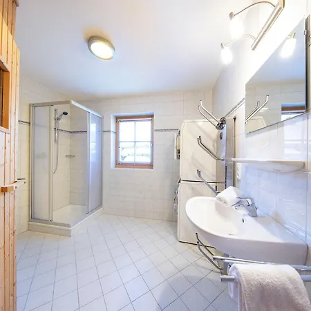 Luxurious Chalet With Sauna In K Nigsleiten Wald im Pinzgau