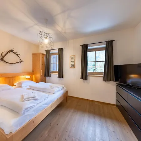Luxurious Chalet With Sauna In K Nigsleiten Wald im Pinzgau